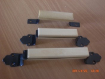 Ручка-скоба РС 80 Пл с деревянными накладками 1-0621 Ликон